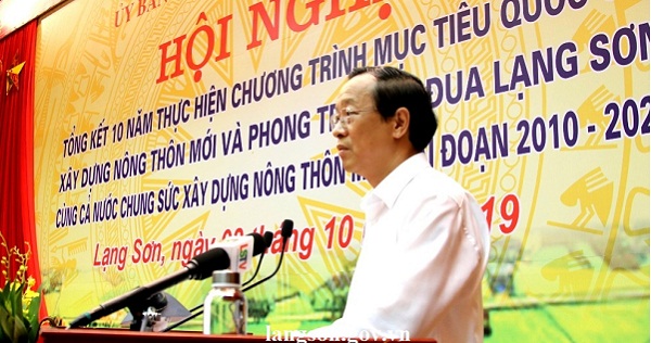 Chủ tịch UBND tỉnh Lạng Sơn Phạm Ngọc Thưởng phát biểu tại hội nghị