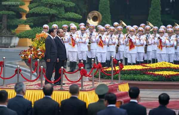 Lễ đón Thủ tướng Campuchia được tổ chức trọng thể tại Phủ Chủ tịch (Ảnh VGP/Quang Hiếu)