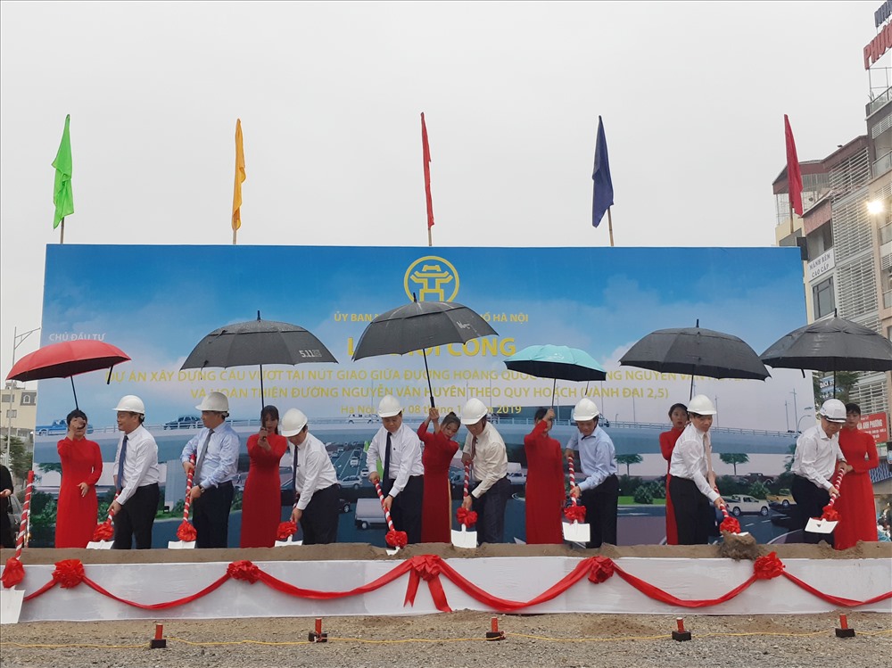 Hà Nội: Khởi công cầu vượt tại nút giao Hoàng Quốc Việt – Nguyễn Văn Huyên