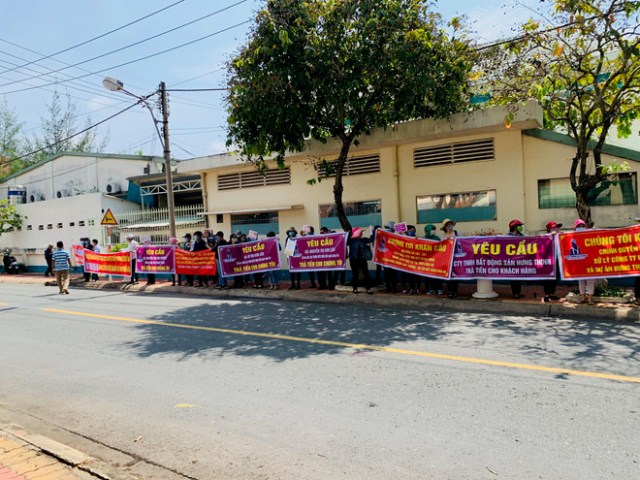 H&agrave;ng trăm kh&aacute;ch h&agrave;ng k&ecirc;u cứu v&igrave; sự l&agrave;m ăn gian dối của c&ocirc;ng ty Hưng Thịnh