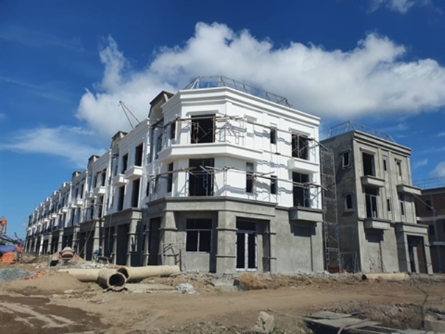 225 căn nh&agrave; x&acirc;y dựng tr&aacute;i ph&eacute;p do Trần Anh Group l&agrave;m chủ đầu tư vừa bị cơ quan chức năng &ldquo;tu&yacute;t c&ograve;i&rdquo;