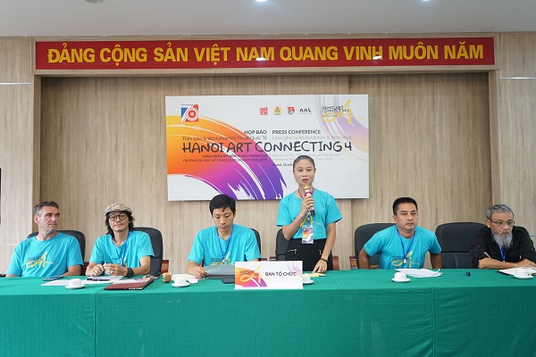 Họp b&aacute;o th&ocirc;ng tin về sự kiện