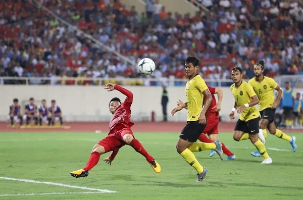 Song Hải kết hợp ghi bàn, ĐT Việt Nam đánh bại ĐT Malaysia với tỷ số tối thiểu