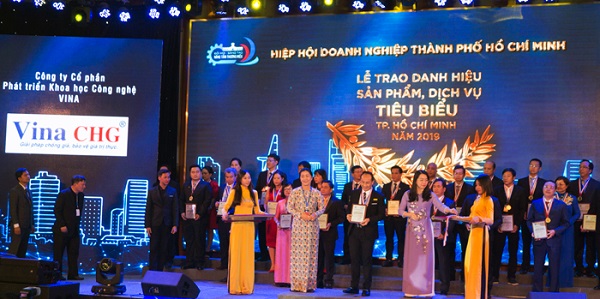 Tem Vinacheck của Vina CHG được vinh danh “Sản phẩm, dịch vụ tiêu biểu TP.HCM 2019”