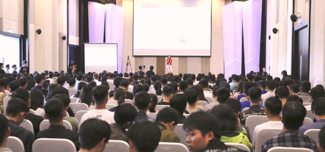 Đà Nẵng: Gần 1.000 người yêu công nghệ đến “trải nghiệm” DevFest-Hackathon 2019