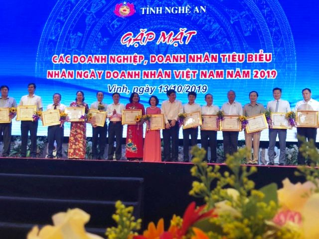 Nghệ An: Gặp mặt các doanh nghiệp, doanh nhân tiêu biểu nhân ngày doanh nhân Việt Nam