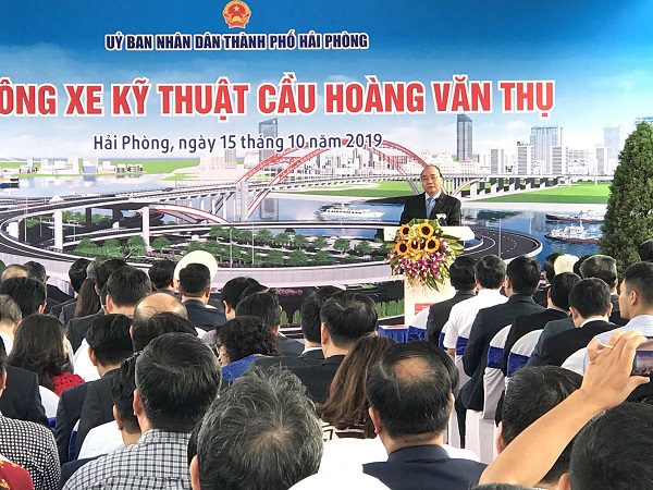 Thủ tướng Nguyễn Xuân Phúc dự lễ Thông xe kỹ thuật công trình cầu Hoàng Văn Thụ