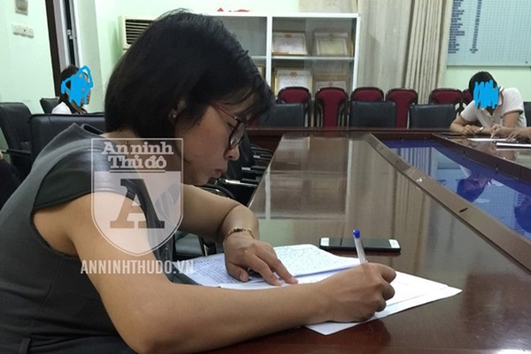 Cô giáo Nguyễn Thị Thủy tại cơ quan điều tra (Ảnh: An ninh thủ đô)