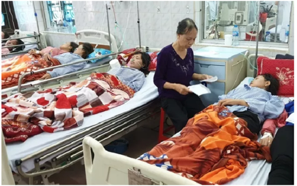 Các công nhân đang được điều trị tại Bệnh viện đa khoa tỉnh Nam Định
