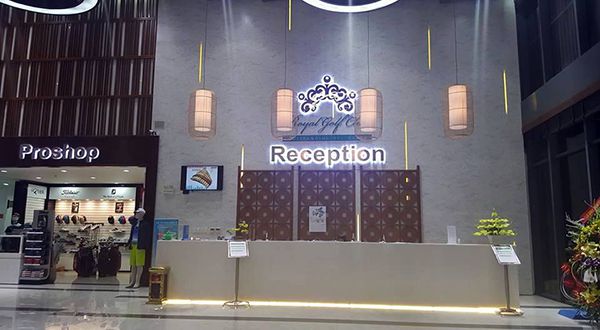 Nh&agrave; c&acirc;u lạc bộ của s&acirc;n golf Ho&agrave;ng Gia