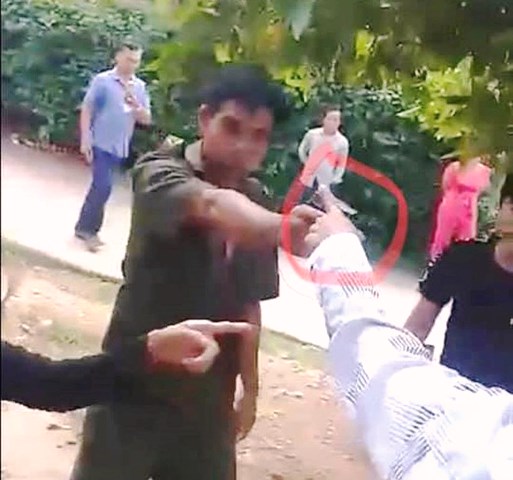 Xã Tiên Lãnh - H.Tiên Phước (Quảng Nam): Phó công an xã rút súng chĩa vào người dân?