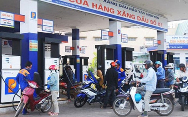 Giá xăng giảm nhỏ giọt