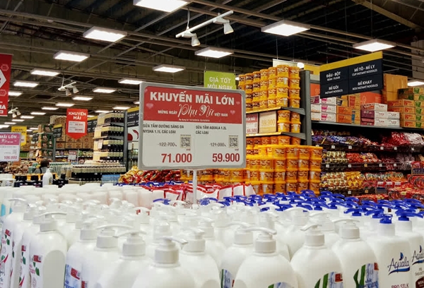 Mua sắm dịp 20/10, nhiều khuyến mại hấp dẫn