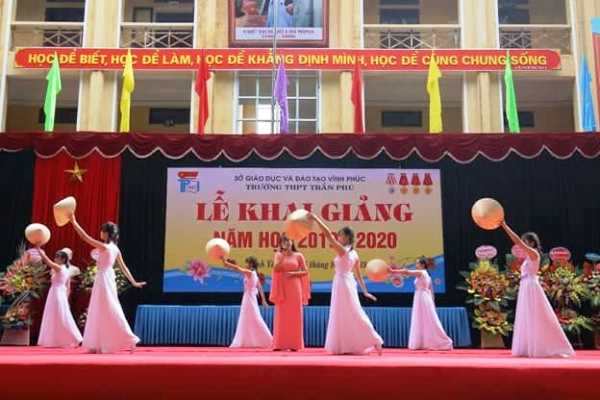 Tiết mục văn nghệ của Trường THPT Trần Phú trong dịp khai giảng năm học mới