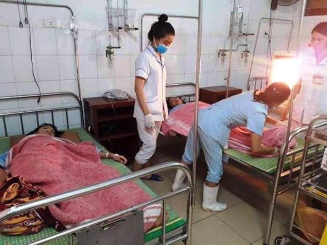 5 em học sinh bị sét đánh phải cấp cứu trong bệnh viện