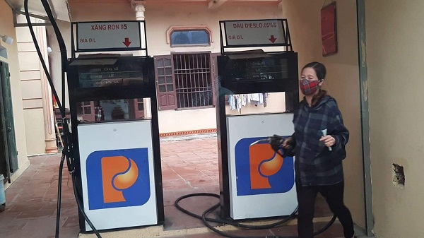 Cửa hàng xăng dầu không phép của Công ty TNHH TM Hào Tâm Thịnh Vượng hoạt động “chui” nhiều năm giữa khu dân cư