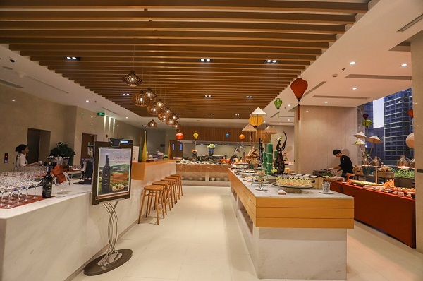 TMS Hotel Da Nang Beach tri ân khách hàng chào mừng sinh nhật