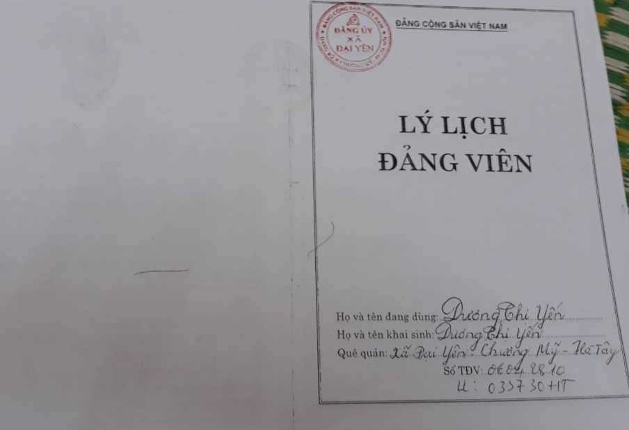 hồ sơ Đảng vi&ecirc;n được lưu giữ tại Văn ph&ograve;ng Đảng ủy x&atilde; Đại Y&ecirc;n, Huyện Chương Mỹ thấy c&oacute; điều lạ đ&oacute; l&agrave;: trong hồ sơ của b&agrave; Yến kh&ocirc;ng thể hiện b&agrave; Yến bị kỷ luật về Đảng v&agrave; Ch&iacute;nh quyền.