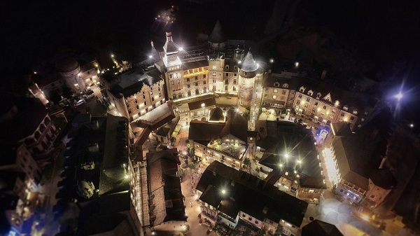 Ng&agrave;y 12/10/2019 vừa qua, Lễ trao giải World Luxury Hotel Awards 2019 diễn ra tại Rovaniemi, Phần Lan đ&atilde; vinh danh kh&aacute;ch sạn Mecure Danang French Village Bana Hills l&agrave; &ldquo;Kh&aacute;ch sạn sang trọng h&agrave;ng đầu ch&acirc;u &Aacute; cho kỳ nghỉ trăng mật&rdquo;.