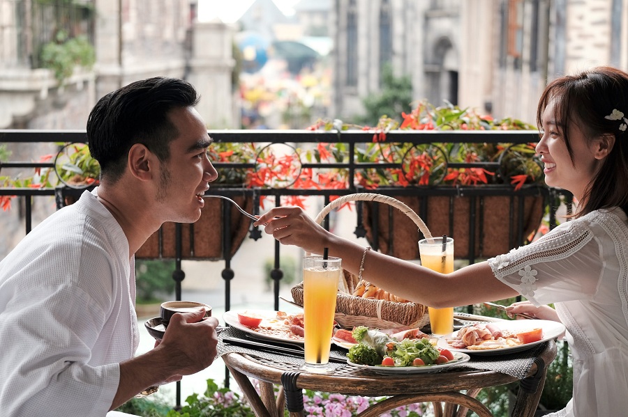 Ng&agrave;y 12/10/2019 vừa qua, Lễ trao giải World Luxury Hotel Awards 2019 diễn ra tại Rovaniemi, Phần Lan đ&atilde; vinh danh kh&aacute;ch sạn Mecure Danang French Village Bana Hills l&agrave; &ldquo;Kh&aacute;ch sạn sang trọng h&agrave;ng đầu ch&acirc;u &Aacute; cho kỳ nghỉ trăng mật&rdquo;.