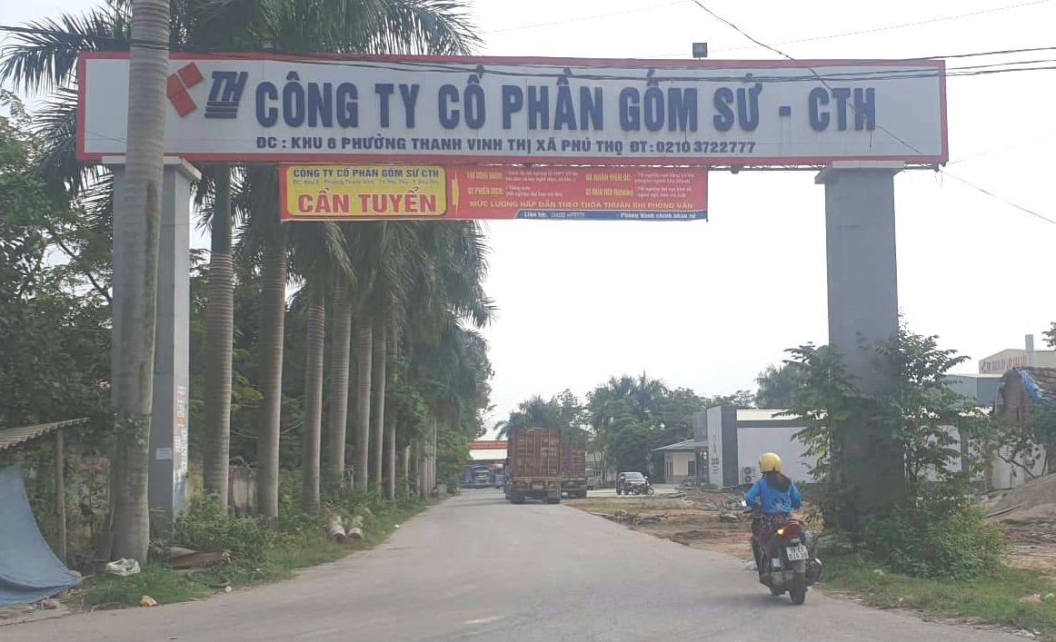 Vụ nước bị nhiễm dầu: Cục Cảnh sát môi trường làm việc với Công ty CP Gốm sứ Thanh Hà