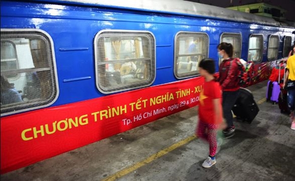 Liên đoàn Lao động TP.HCM sẽ tặng 35.000 vé tàu, xe cho công nhân về quê đón Tết