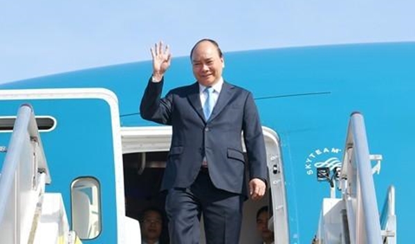 Thủ tướng lên đường dự lễ đăng quang của nhà vua Nhật Bản