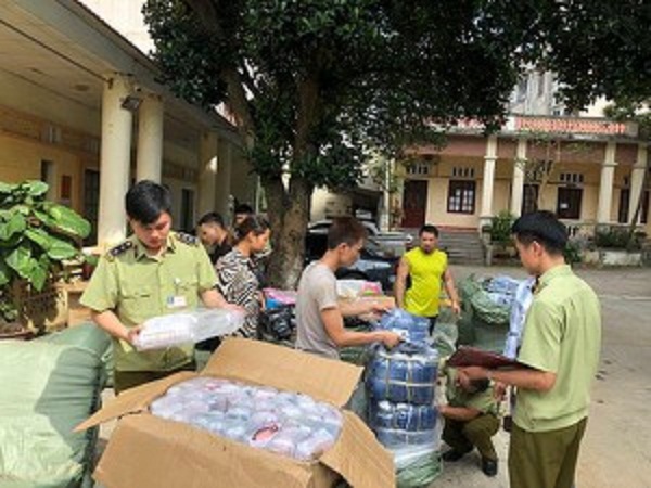 Lạng Sơn: Giả danh cán bộ Cục quản lý thị trường để bán tài liệu