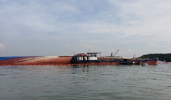 Thủ tướng có công điện khẩn vụ chìm tàu 8.000 tấn trên sông Lòng Tàu