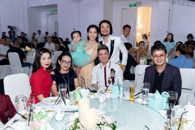 Vợ chồng bà Phạm Kim Dung cùng ca sỹ Đàm Vĩnh Hưng- nhạc sỹ Đức Huy