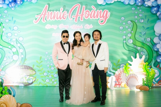 Ca sỹ Quang Lê và vợ chồng đạo diễn Hoàng Nhật Nam