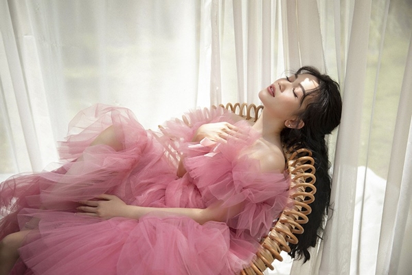 Từ trước đến nay, hình ảnh quyến rũ, Từ trước đến nay, hình ảnh quyến rũ,