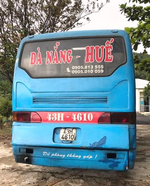 Chiếc xe kh&aacute;ch