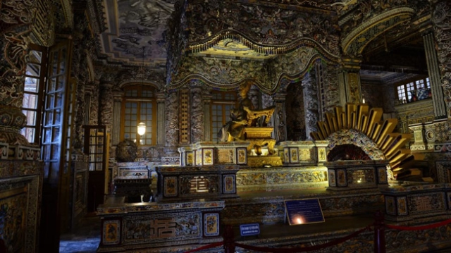 Lăng Khải Đinbh Huế