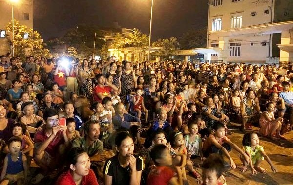 Buổi lưu diễn nghệ thuật được đ&ocirc;ng đảo c&ocirc;ng ch&uacute;ng đ&oacute;n nhận