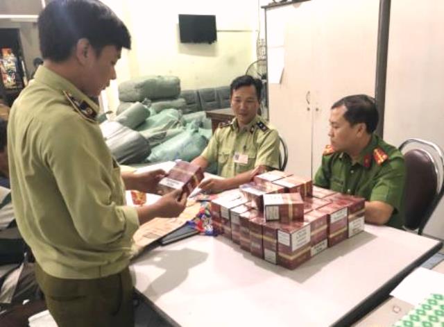Phú Yên: Lực lượng quản lý thị trường tịch thu hơn 350 bao thuốc lá nhập lậu