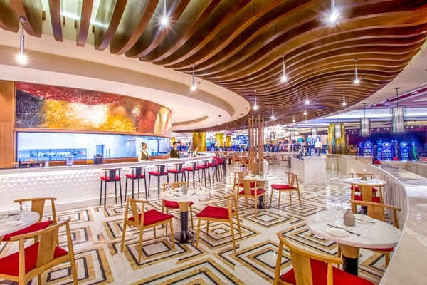 B&atilde;i biển thi&ecirc;n đường