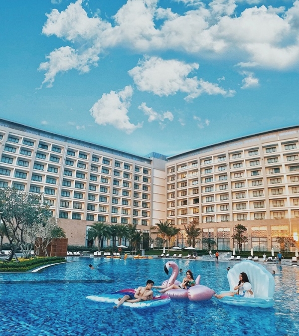 B&atilde;i biển thi&ecirc;n đường