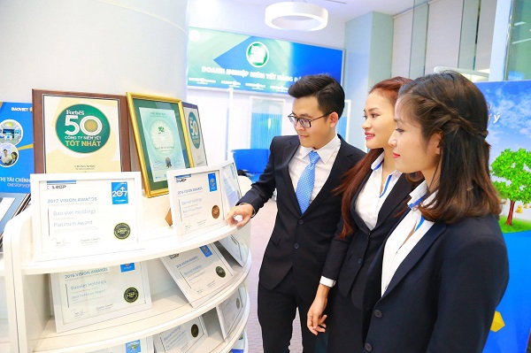 Tổng doanh thu phí bảo hiểm của Bảo Việt dẫn đầu thị trường bảo hiểm nhân thọ và phi nhân thọ