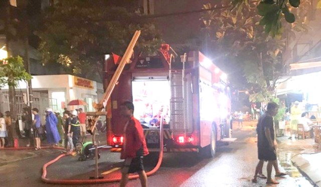 xe cứu hỏa đến