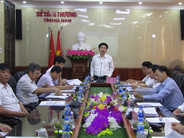 Ông Trương Quốc Huy, Tỉnh ủy viên, Phó chủ tịch UBND tỉnh phát biểu tại Hội nghị