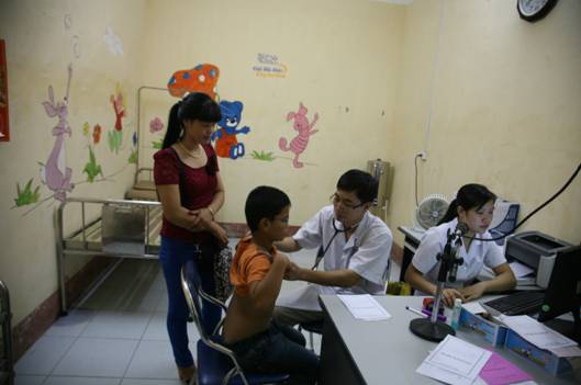 Phòng tránh những bệnh thường gặp ở trẻ vào mùa thu - đông