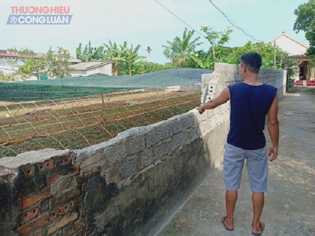 X&atilde; Hoằng Thắng đ&atilde; mập mờ hợp thức h&oacute;a đất trồng c&acirc;y l&acirc;u năm v&agrave;o đất c&oacute; sổ đỏ của hộ gia đ&igrave;nh &ocirc;ng Thiều Đức Hinh. Trong khi mảnh đất n&agrave;y đang bị tranh chấp