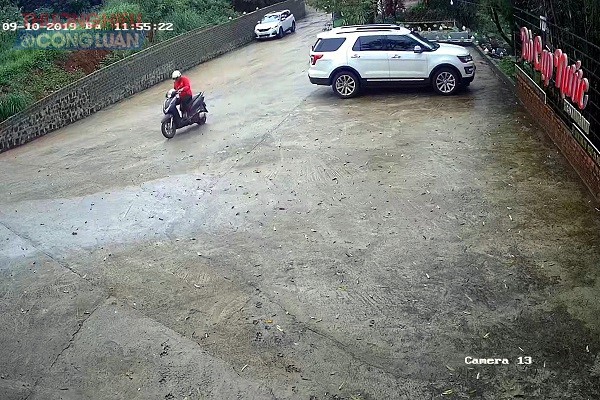 Camera an ninh ghi lại cảnh ông Vân lấy chiếc xe máy biển số 81B2-572.89 rời khỏi quán Bò Cạp Nước