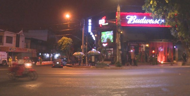 Giám đốc công an tỉnh Đắk Lắk chỉ huy hơn 300 cảnh sát đột kích hàng loạt quán bar