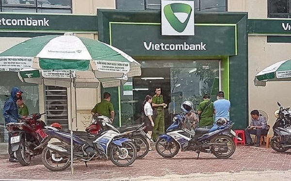 Thanh Hóa: Khởi tố cựu cán bộ công an nổ súng tại Vietcombank về tội “cướp tài sản”