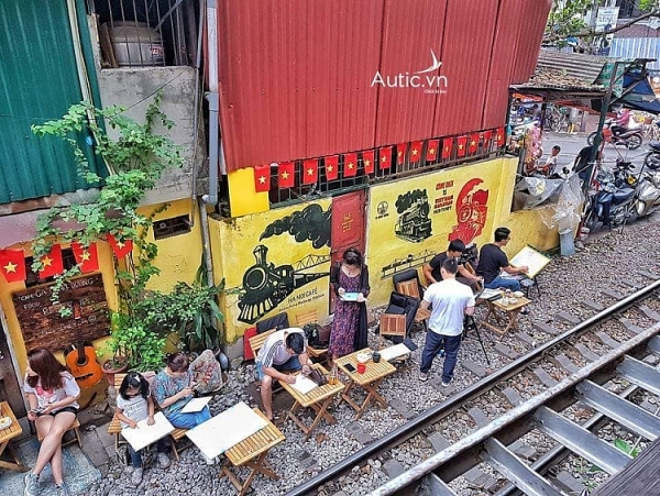 Xem xét, xử lý đơn kiến nghị của người dân tại 'Phố cà phê đường tàu'