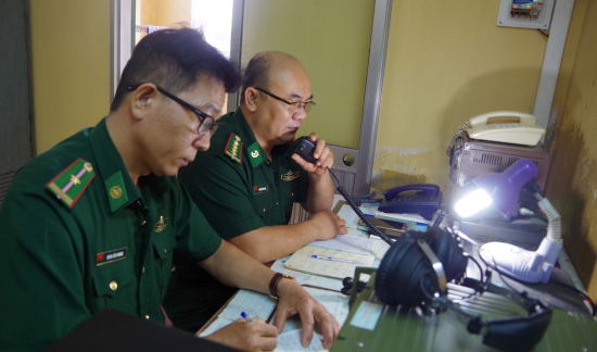 Đ&agrave;i canh bộ đội