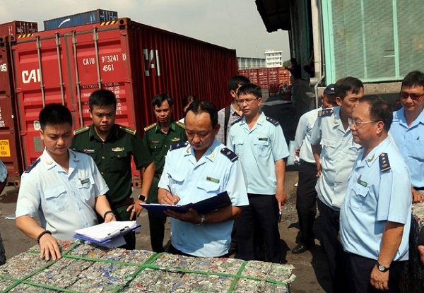 Bắt giữ 4 container phế liệu có dấu hiệu gian lận thương mại