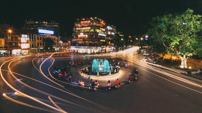 Cuộc sống tiện nghi, hiện đại của người H&agrave; Th&agrave;nh tr&ecirc;n Phố Cổ H&agrave; Nội (Ảnh: nguồn Internet)